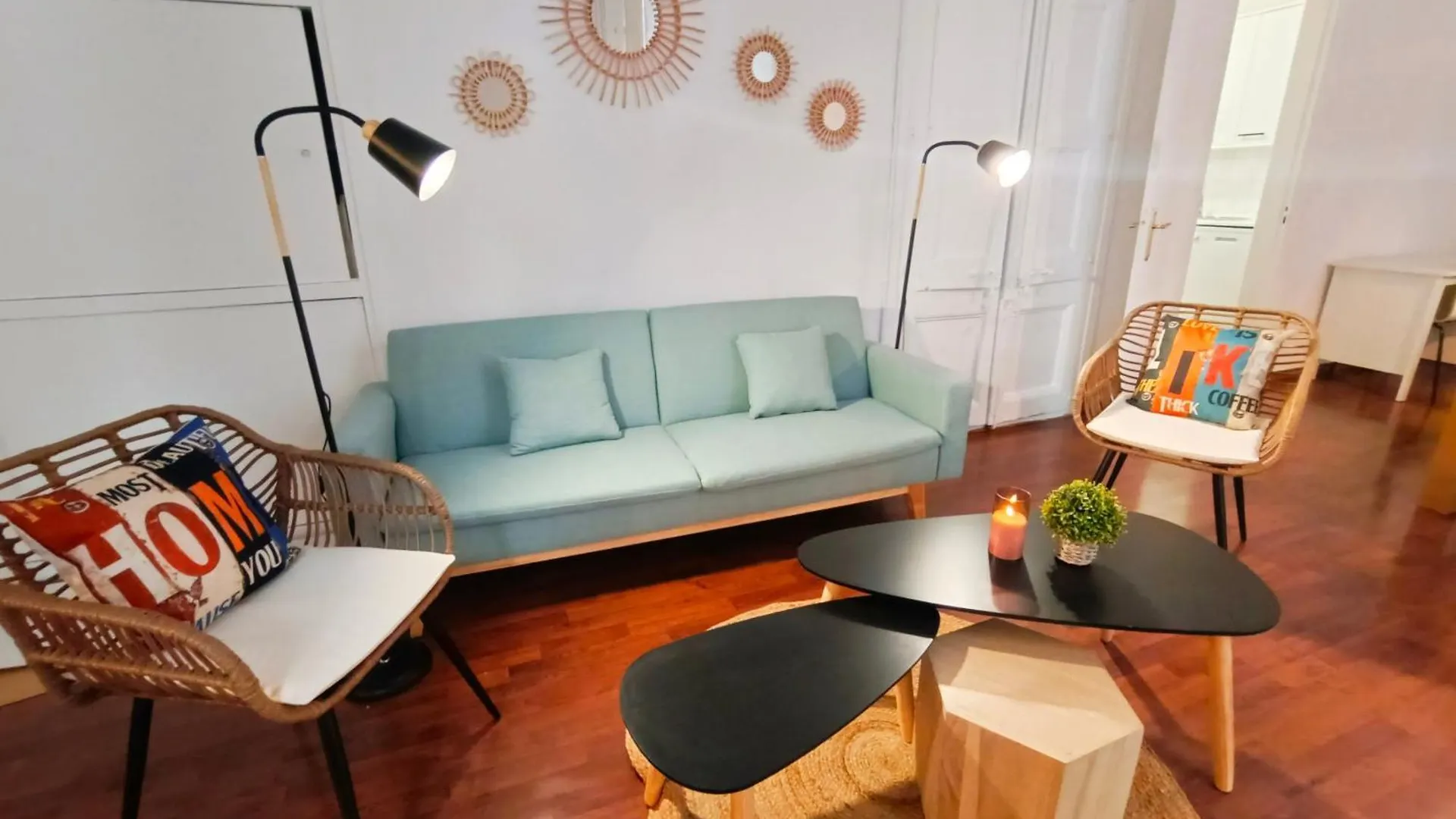 Heart Of Ghotic Private Rooms Barcelona Hostel